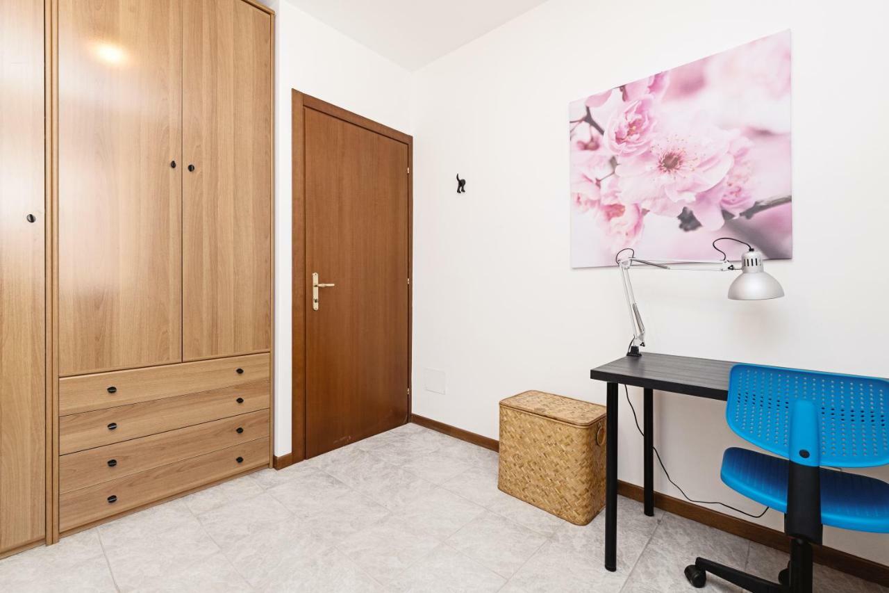 베로나 Colourful Flat Borgo Roma 아파트 외부 사진
