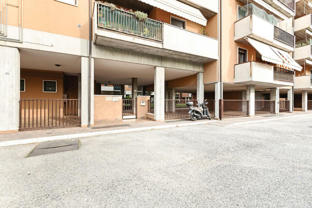 베로나 Colourful Flat Borgo Roma 아파트 외부 사진