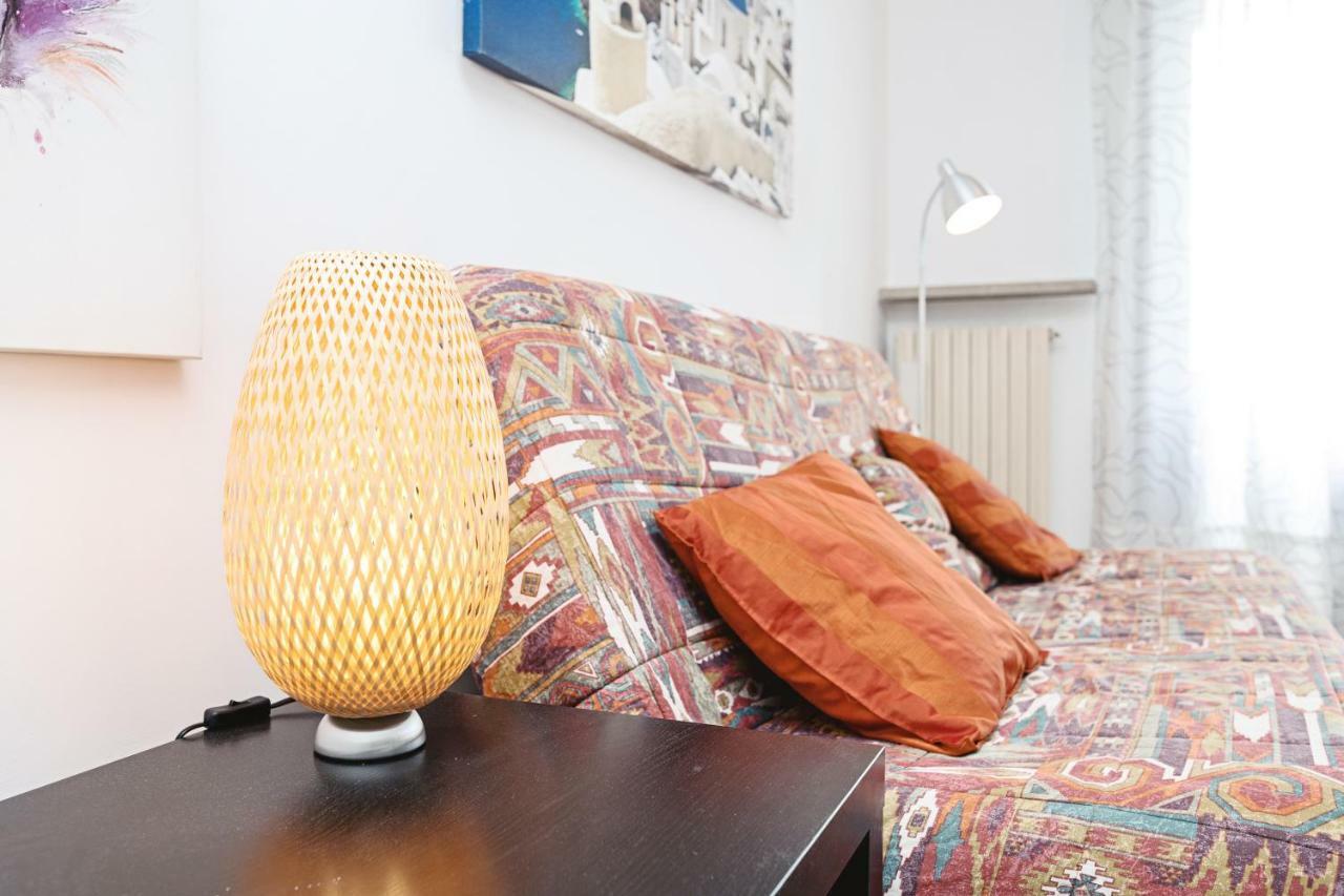 베로나 Colourful Flat Borgo Roma 아파트 외부 사진