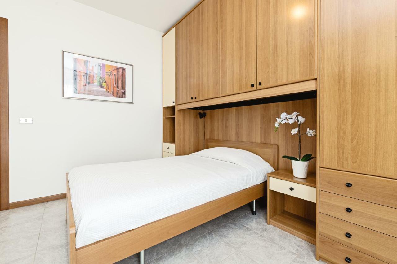 베로나 Colourful Flat Borgo Roma 아파트 외부 사진