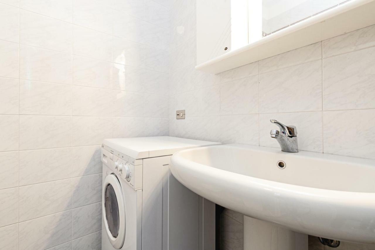 베로나 Colourful Flat Borgo Roma 아파트 외부 사진