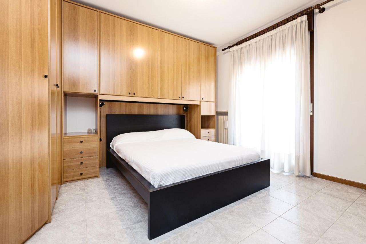 베로나 Colourful Flat Borgo Roma 아파트 외부 사진