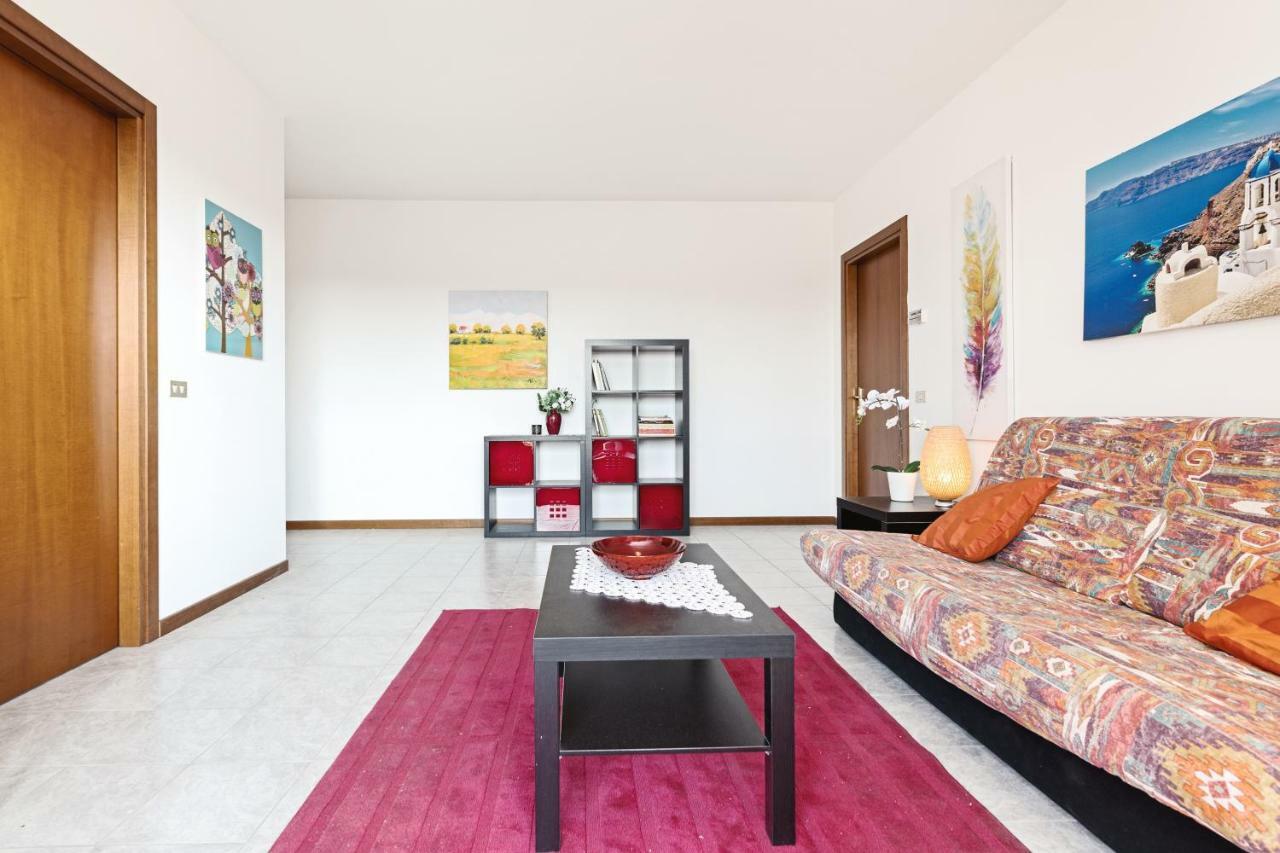 베로나 Colourful Flat Borgo Roma 아파트 외부 사진