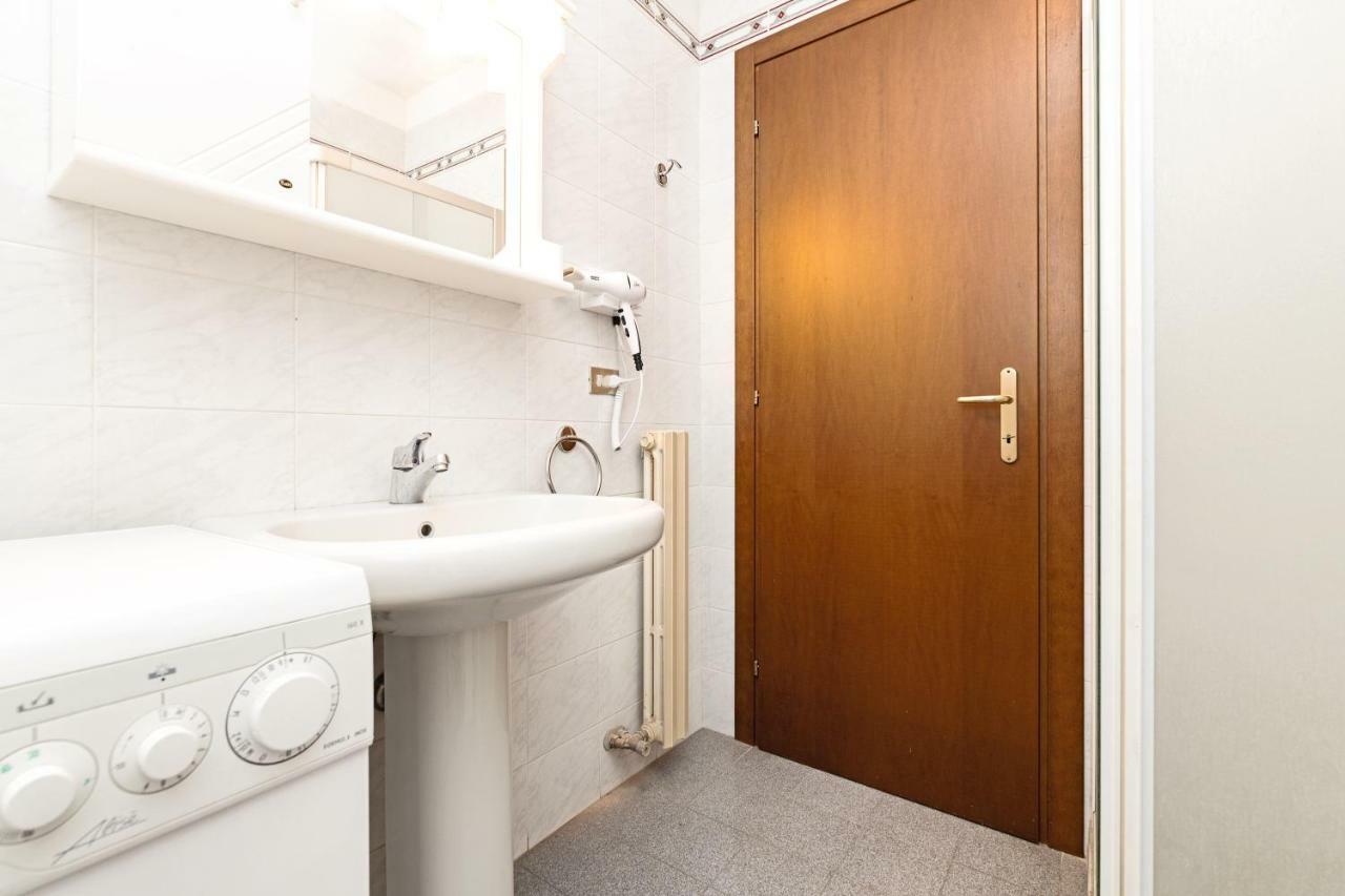 베로나 Colourful Flat Borgo Roma 아파트 외부 사진